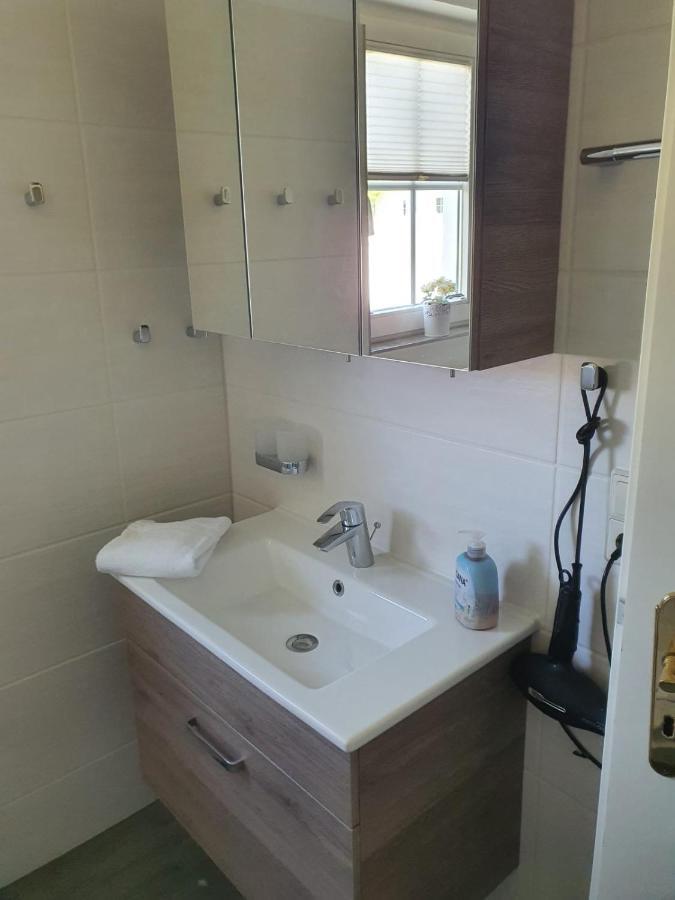 Ferienapartment Wiese & Meer Auf Ruegen Neddesitz Exteriör bild