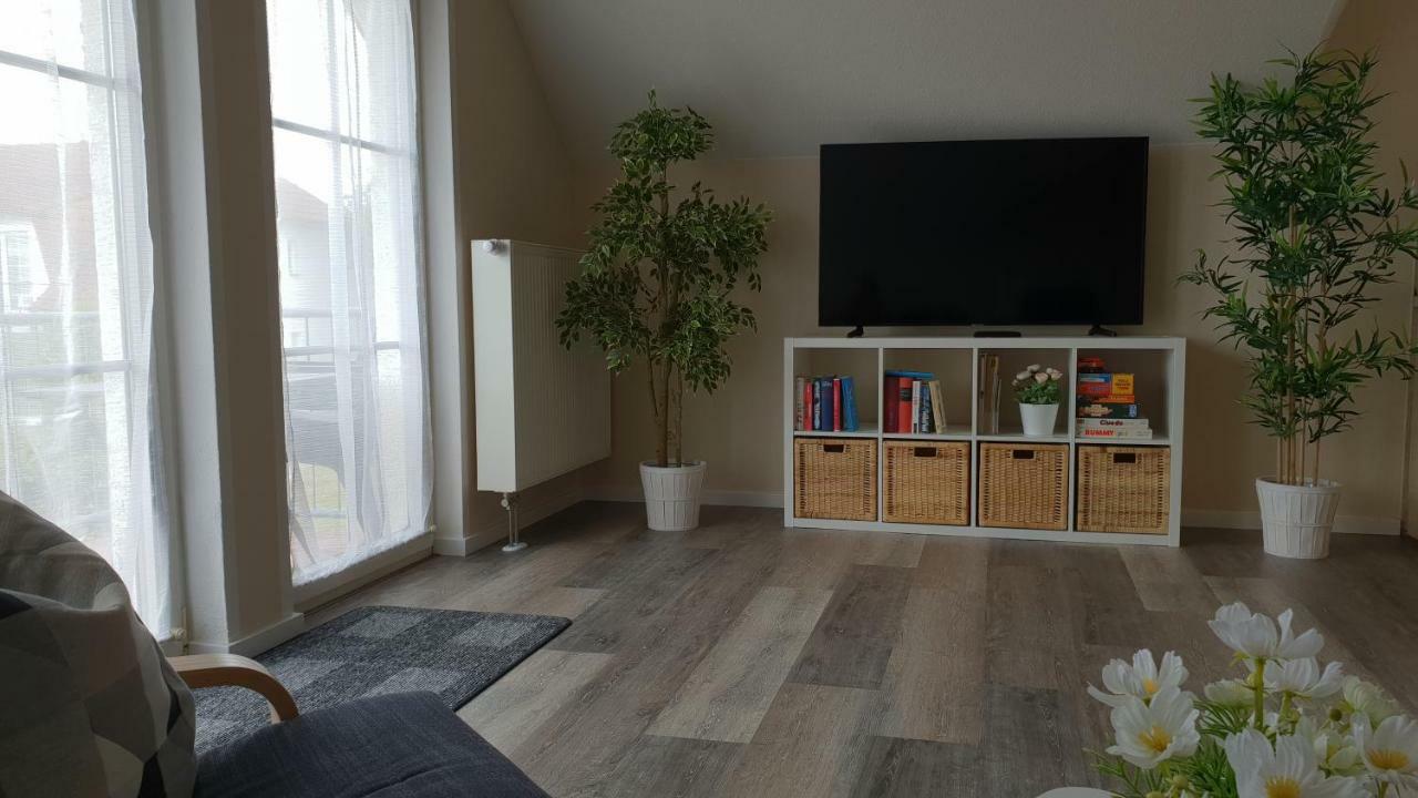 Ferienapartment Wiese & Meer Auf Ruegen Neddesitz Exteriör bild