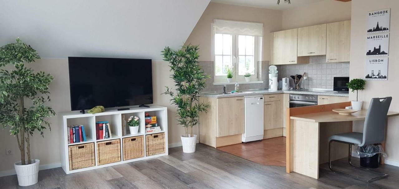 Ferienapartment Wiese & Meer Auf Ruegen Neddesitz Exteriör bild